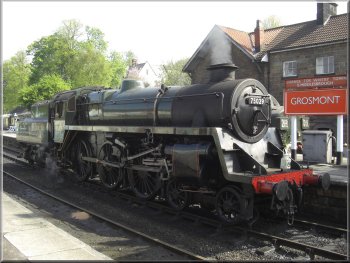A steam engine manoeuvring at Grosmont station 