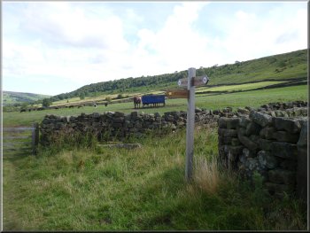 Finger post on the access road to Forester's Lodge