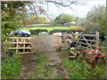 Temporary gate at Ravens Nest farm
