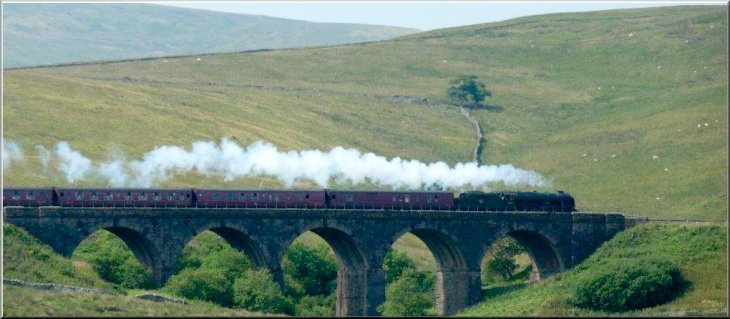 Scots Guardsman on Lunds viaduct on the Settle to Carlisle line