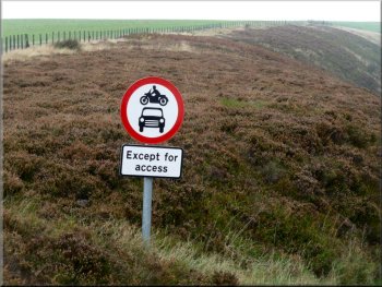 An incongruous traffic sign on the moor