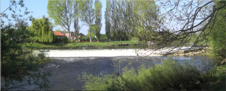 Looking across the River Ure to the weir from the Langthorpe car park at Boroughbridge