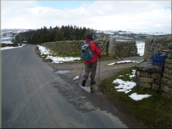 Start of the access road to Pastyre Side farm