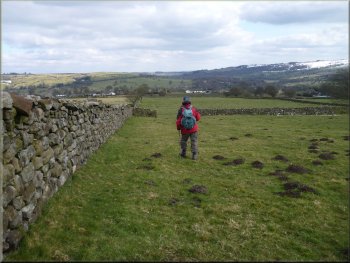 Following the path down to Dacre 