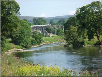 Looking back up-river to Bolton Abbey