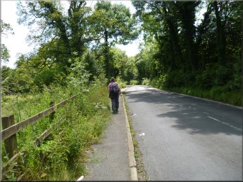 Walking along Ilkley Road from Addingham