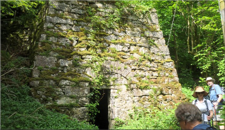 The old stone built lime kiln on Hampsfell Road