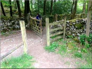 Gate to the path around Eggerslack Wood