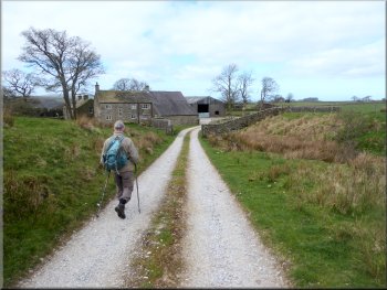 Following the access road to Ringstones farm