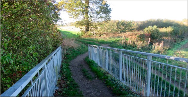 Ramp from the footbridge down to the fields