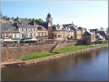 The little town of Montignac on the river Vezere