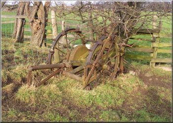 Ancient farm machinery - I think it's a hay turner