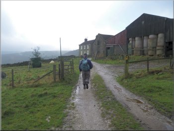 Approaching Staindale Farm