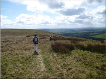 Following the path down the tongue of land from Saddle Fell