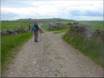 Following the walled track to the turning to Lee Gate