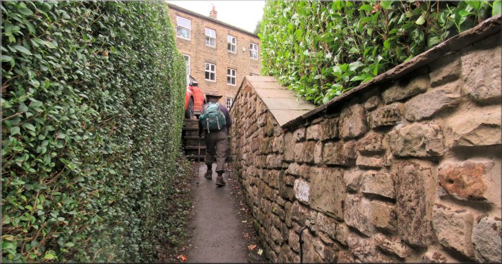 Passage from the little footbridge to the driveway up to Moor Lane