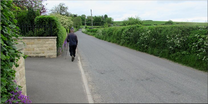 Following Carlton Road out of Helmsley