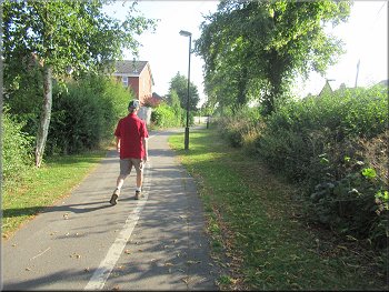 Following the footway along Manor Lane