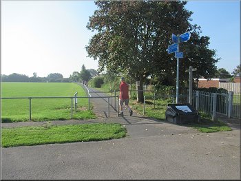 Public footpath along the edge of the recreation ground