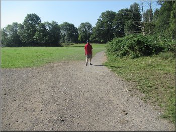 Nearing the junction with the path along Rawcliffe Ings